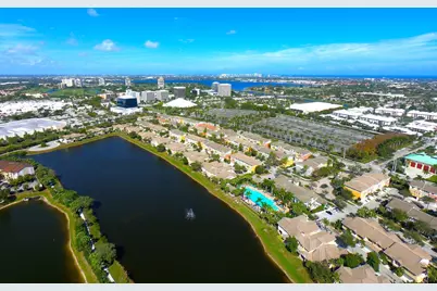 447 Corte Madera Lane #7, West Palm Beach, FL 33401 - Photo 5