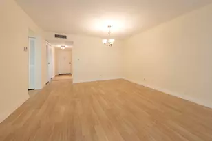 6061 N Falls Cir Dr, Lauderhill, FL 33319 - Photo 5