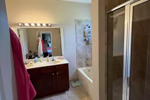 1047 NE 208th St, Miami, FL 33179 - Photo 21