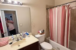 1047 NE 208th St, Miami, FL 33179 - Photo 25
