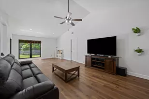 1051 New Parkview Pl, Haverhill, FL 33417 - Photo 9