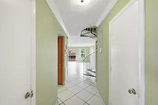 670 Tennis Club Dr, Fort Lauderdale, FL 33311 - Photo 17