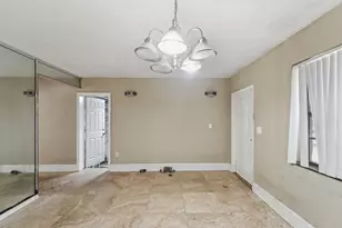 1060 NE 123rd St, North Miami, FL 33161 - Photo 13
