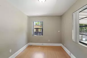 1060 NE 123rd St, North Miami, FL 33161 - Photo 21