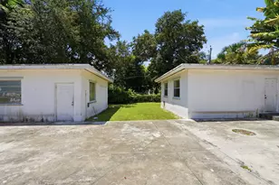 1060 NE 123rd St, North Miami, FL 33161 - Photo 31