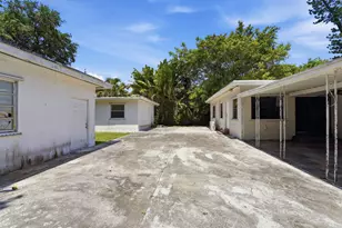 1060 NE 123rd St, North Miami, FL 33161 - Photo 33