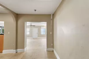 1060 NE 123rd St, North Miami, FL 33161 - Photo 7