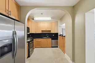 1060 NE 123rd St, North Miami, FL 33161 - Photo 9