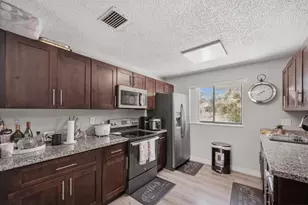 2710 W 60th Pl, Hialeah, FL 33016 - Photo 9