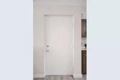 2710 W 60th Place #205, Hialeah, FL 33016 - Photo 11