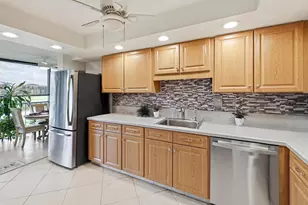 5344 Woodland Lakes Dr, Palm Beach Gardens, FL 33418 - Photo 11