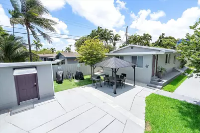 720 NE 7th Street #4, Hallandale Beach, FL 33009 - Photo 7