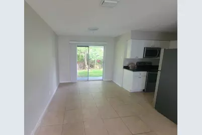 242 SE 24th Avenue, Boynton Beach, FL 33435 - Photo 5