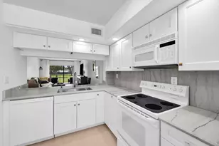 12962 Briarlake Dr, West Palm Beach, FL 33418 - Photo 9