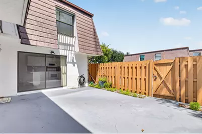 7582 Courtyard Run E, Boca Raton, FL 33433 - Photo 3