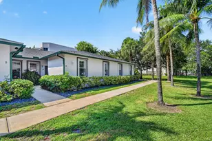 3162 Via Poinciana, Lake Worth, FL 33467 - Photo 3