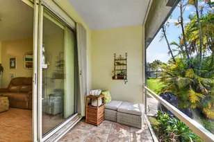 3162 Via Poinciana, Lake Worth, FL 33467 - Photo 35