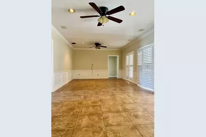 3913 Northampton Way, Tampa, FL 33618 - Photo 9