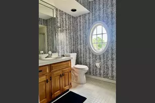 3913 Northampton Way, Tampa, FL 33618 - Photo 17
