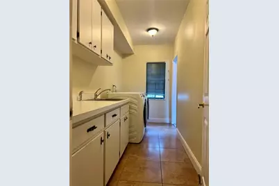 3913 Northampton Way, Tampa, FL 33618 - Photo 15