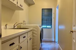 3913 Northampton Way, Tampa, FL 33618 - Photo 15
