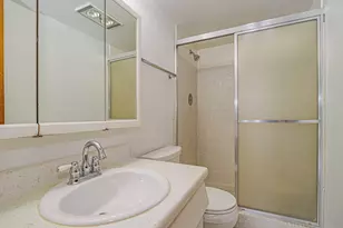 37 Yacht Club Dr, North Palm Beach, FL 33408 - Photo 23