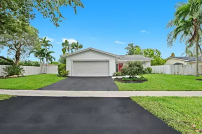 561 SW 168th Terrace, Weston, FL 33326 - Photo 1