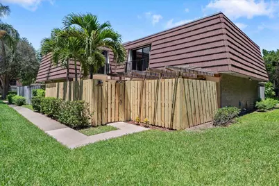 2108 21st Lane, Palm Beach Gardens, FL 33418 - Photo 1