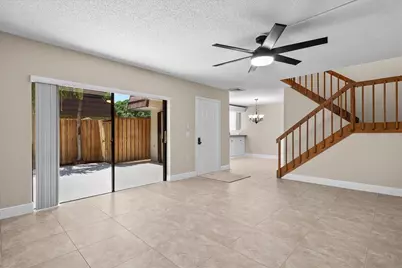 2108 21st Lane, Palm Beach Gardens, FL 33418 - Photo 5