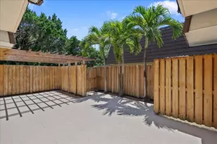 2108 21st Ln, Palm Beach Gardens, FL 33418 - Photo 3