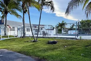 20330 NE 2nd Ave, Miami Gardens, FL 33179 - Photo 23