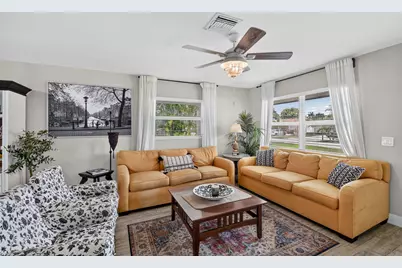 445 Palo Alto Drive, Palm Springs, FL 33461 - Photo 5