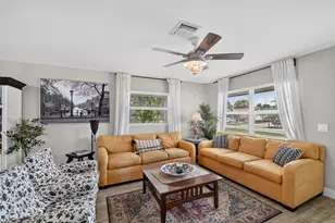 445 Palo Alto Dr, Palm Springs, FL 33461 - Photo 5