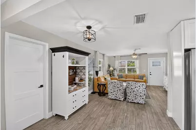 445 Palo Alto Drive, Palm Springs, FL 33461 - Photo 9