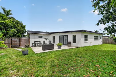 445 Palo Alto Drive, Palm Springs, FL 33461 - Photo 45