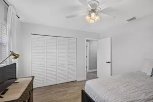 445 Palo Alto Dr, Palm Springs, FL 33461 - Photo 35