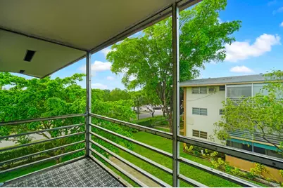 16750 NE 14th Avenue #303, Miami, FL 33162 - Photo 5