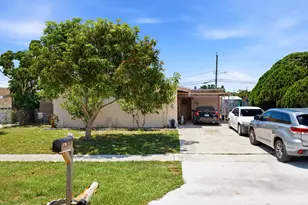 18 Andros Rd, Palm Springs, FL 33461 - Photo 9