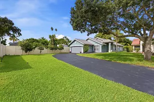 12445 SW 7th Pl, Davie, FL 33325 - Photo 5