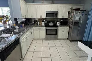 702 NW 208th Terrace, Pembroke Pines, FL 33029 - Photo 7