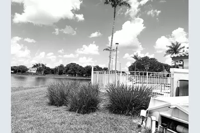 702 NW 208th Terrace, Pembroke Pines, FL 33029 - Photo 37