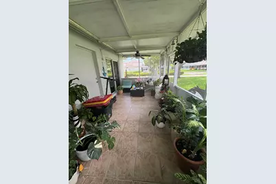 702 NW 208th Terrace, Pembroke Pines, FL 33029 - Photo 11