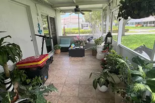 702 NW 208th Terrace, Pembroke Pines, FL 33029 - Photo 11