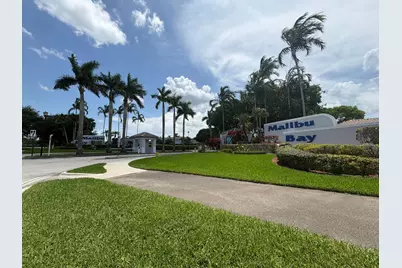 702 NW 208th Terrace, Pembroke Pines, FL 33029 - Photo 1