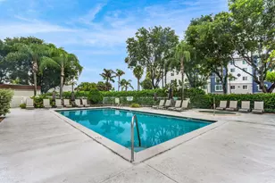 612 Executive Center Dr, West Palm Beach, FL 33401 - Photo 9