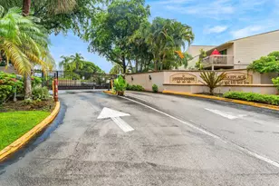 612 Executive Center Dr, West Palm Beach, FL 33401 - Photo 11