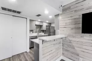 612 Executive Center Dr, West Palm Beach, FL 33401 - Photo 13
