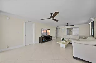 911 Ocean Dr, North Palm Beach, FL 33408 - Photo 15