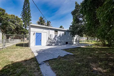 305 N 13th Street, Fort Pierce, FL 34950 - Photo 13
