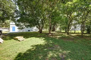 305 N 13th St, Fort Pierce, FL 34950 - Photo 15